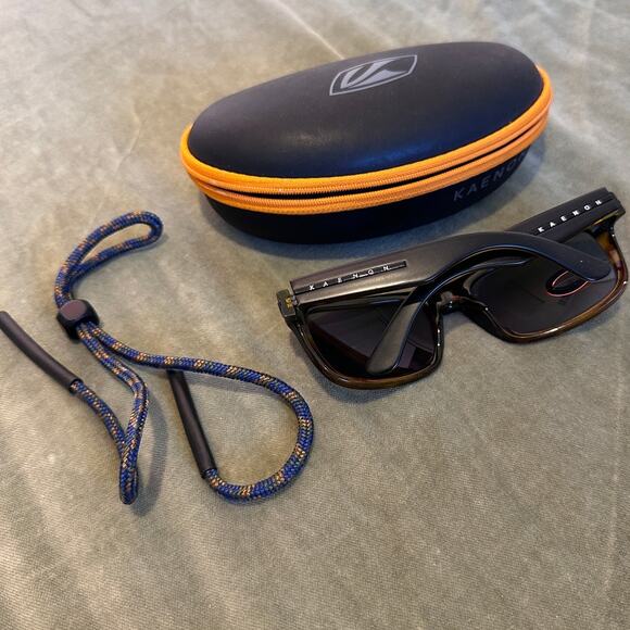 Kaenon Burnet Matte Black Tortoise Polarized Grey Sunglasses Case + Accessories - Picture 8 of 8